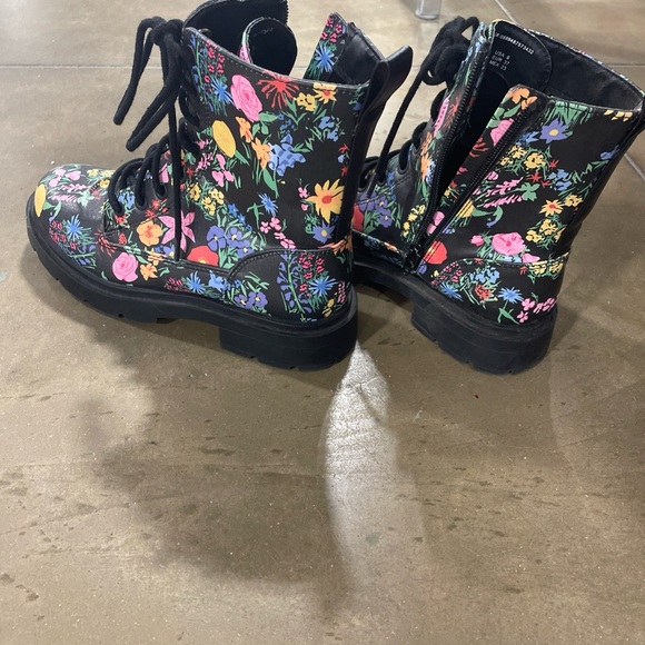 No Boundaries Floral Combat Boots - Black Multi - Picture 3 of 5